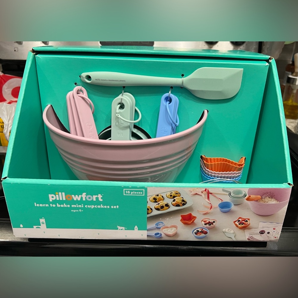 Pillowfort Mini Cupcake Learn To Bake Set